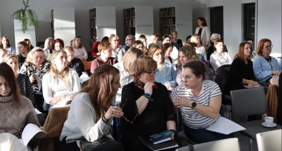 Skrining rozwoju małego dziecka - Poradnia Psychologiczno-Pedagogiczna w Mogilnie szkoli nauczycieli (zdjęcia)