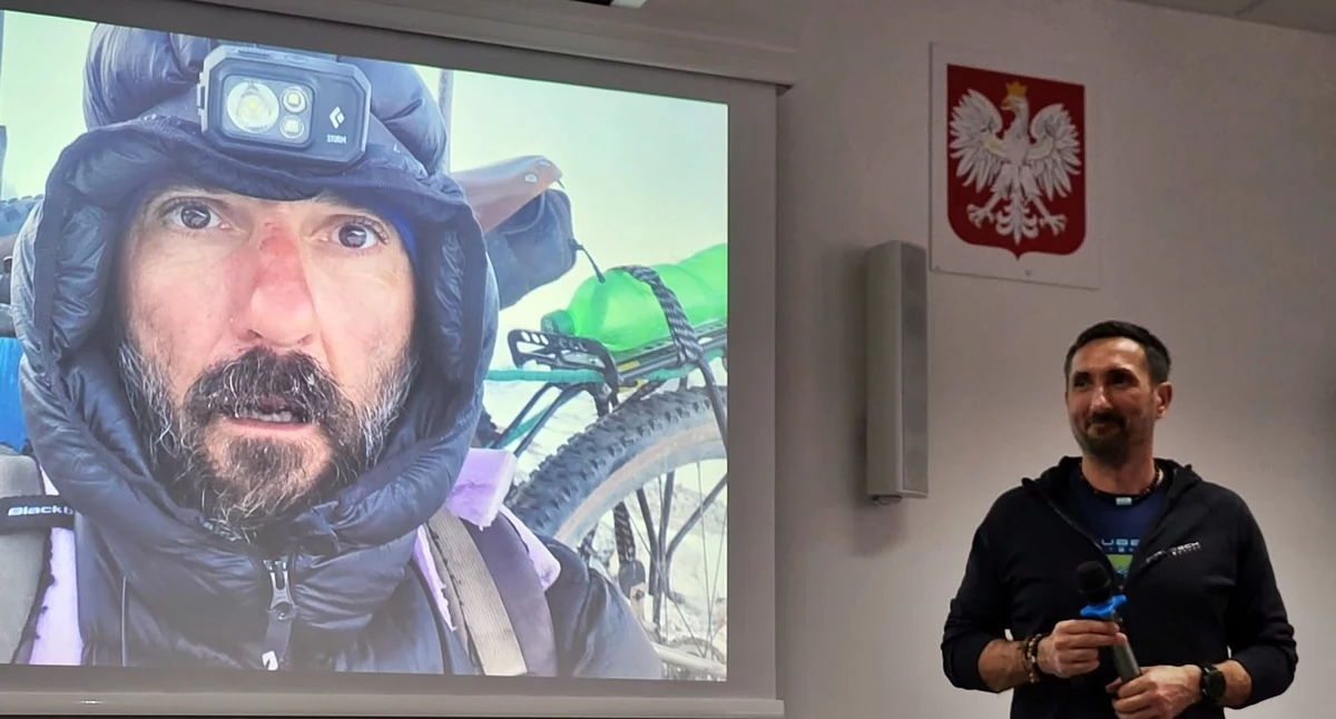Rowerem do bazy pod K2 - spotkanie z Pawłem Małaszko w mogileńskiej bibliotece (zdjęcia)