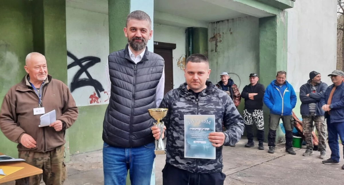 Zawody wędkarskie spławikowe na Jeziorze Mogileńskim. Najlepszy wynik osiągnął Sebastian Kiełczewski (zdjęcia)