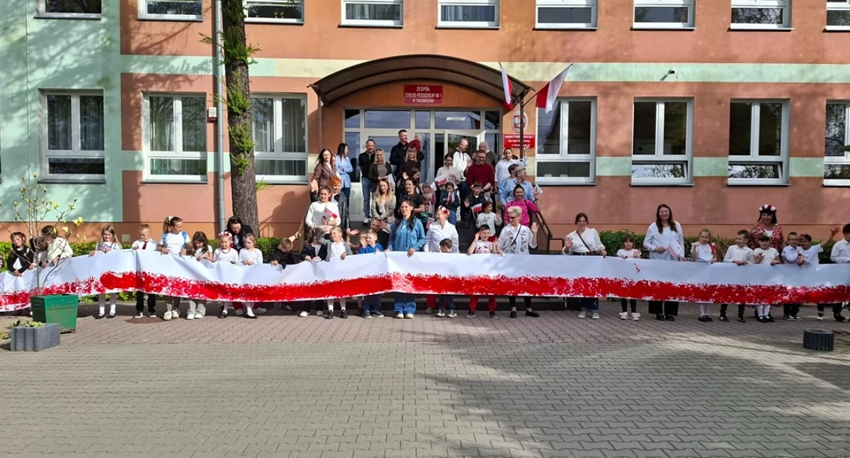 I Gminne warsztaty tworzenia flagi w SP nr 1 w Trzemesznie (film + zdjęcia)