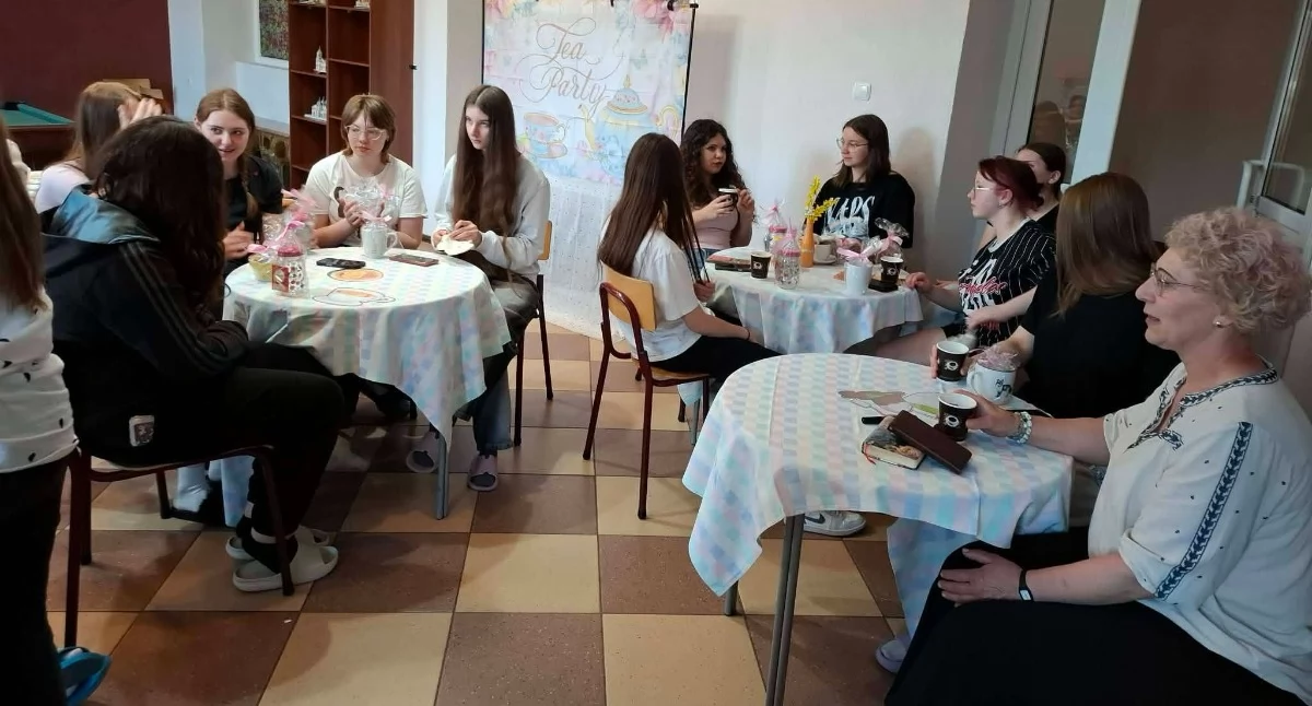 Międzynarodowy Dzień Herbaty w ZS CKR w Bielicach (zdjęcia)