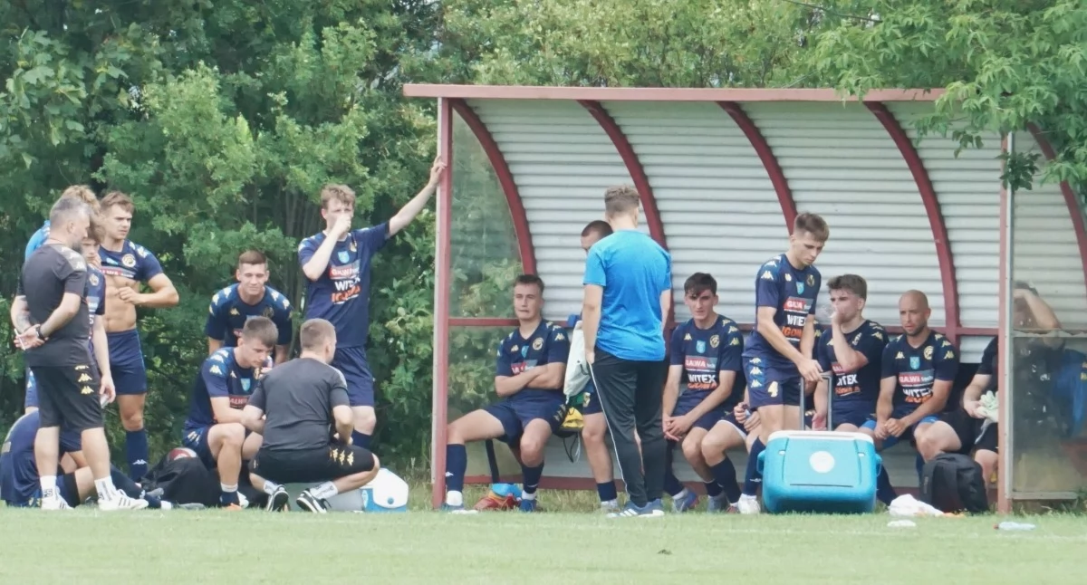 Pogoń Mogilno przegrywa 0:7 mecz sparingowy z Polonią Golina (zdjęcia)