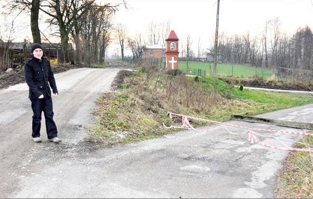 Drogę zagrodził betonową belką