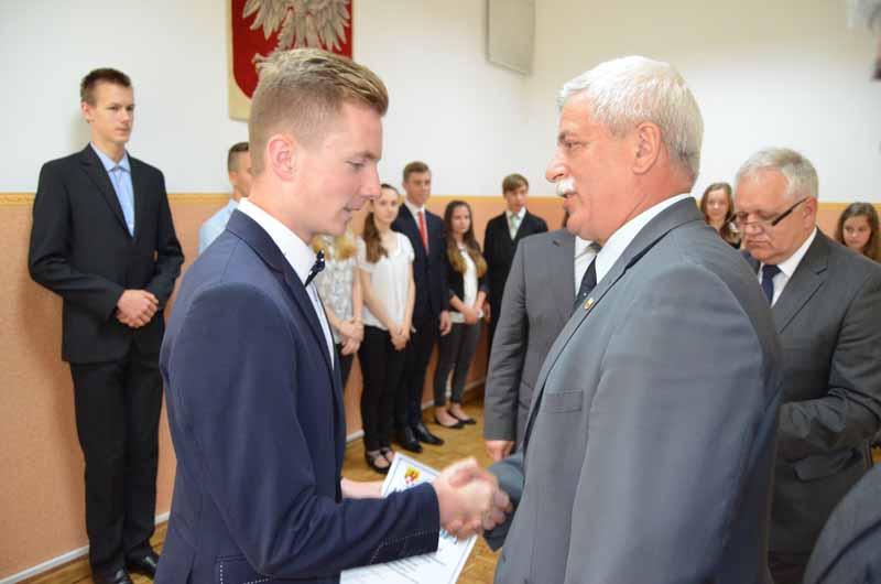 Stypendia starosty rozdane