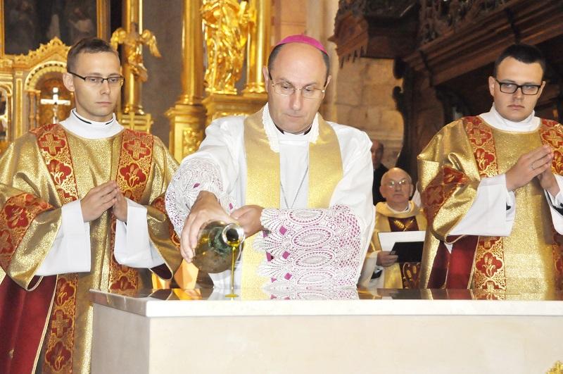Namaszczenie ołtarza
