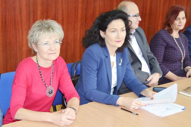 Na bazie gimnazjum - trzecia szkoła podstawowa