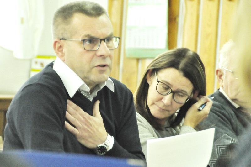 Bez wiedzy radnych zaciągnęli kredyt
