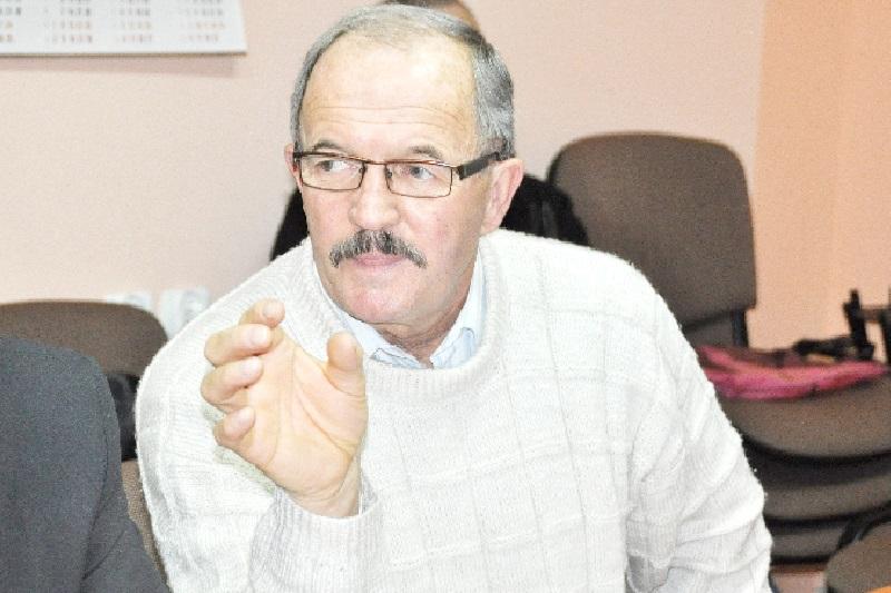 Wywrócili stolik z budżetem