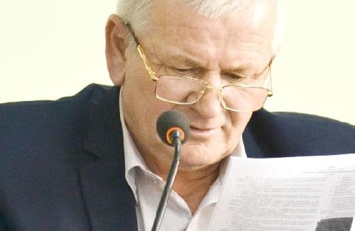 Odpowiedział anonimowym rodzicom
