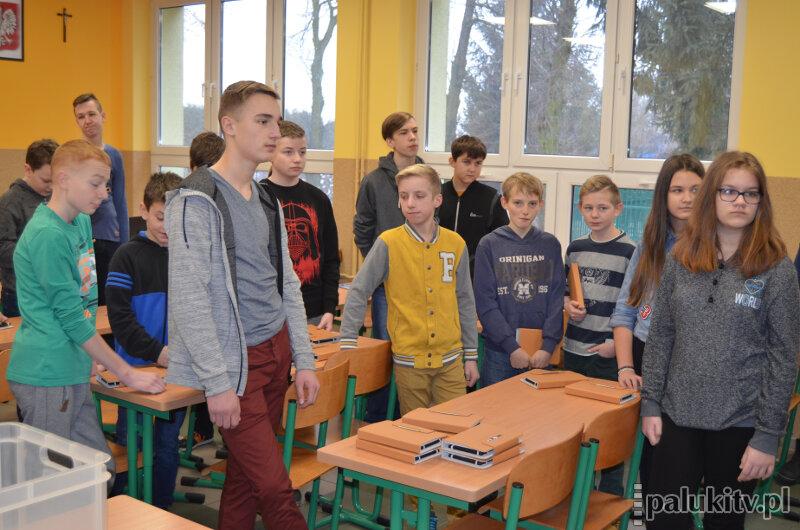 Gimnazjaliści otrzymali tablety
