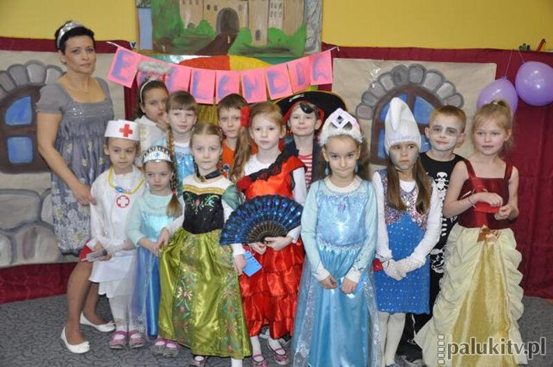 Dzieci i rodzice w świecie bajek