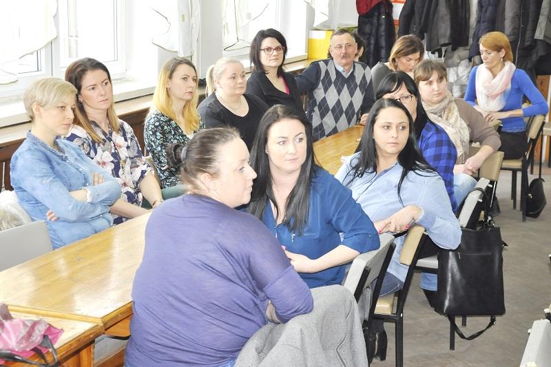 Nie prowadzić negatywnej agitacji do szkół