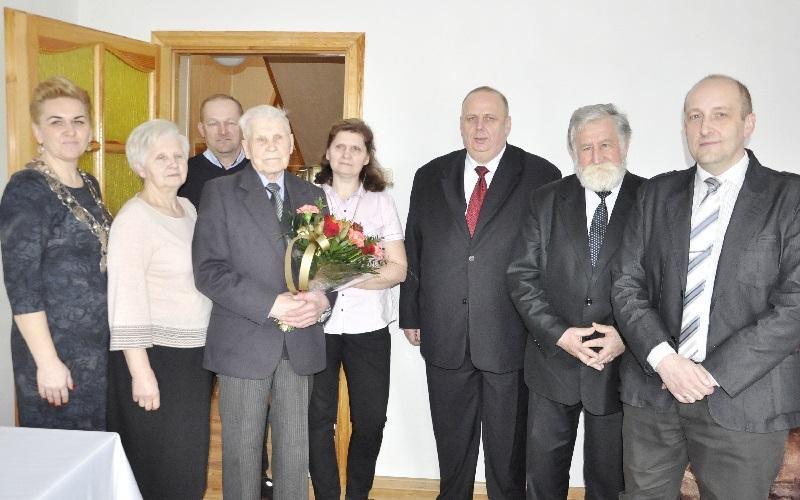 Zbyt szybko mija mu życie