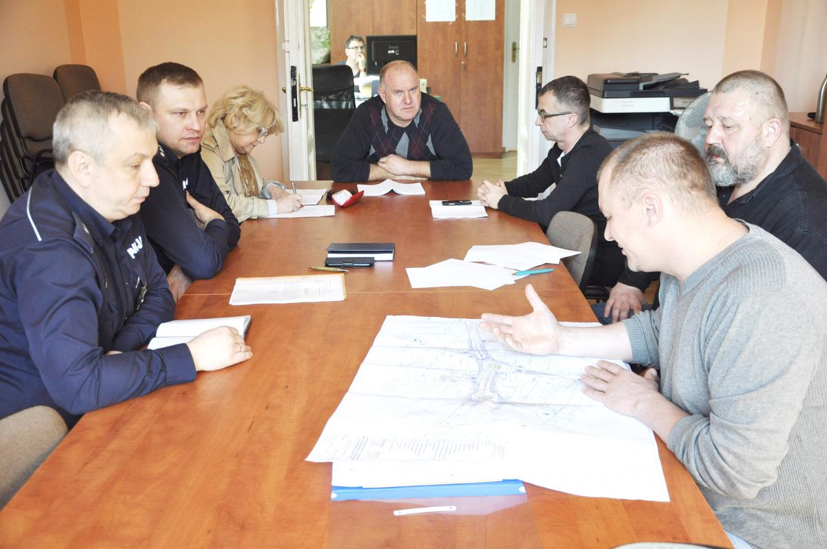 Przesuną ronda bliżej skweru, nie będzie wyburzeń