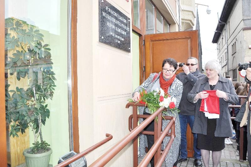 Odsłonięcie tablicy założyciela biblioteki