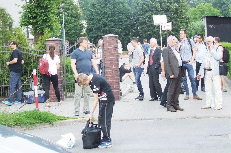 Bomby nie było, ewakuowano ponad 700 osób