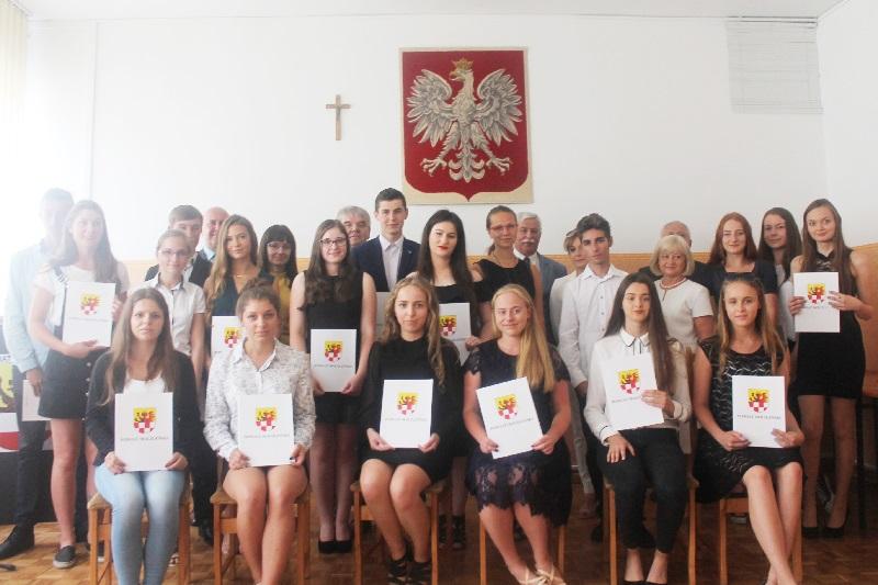 Stypendia starosty wręczone