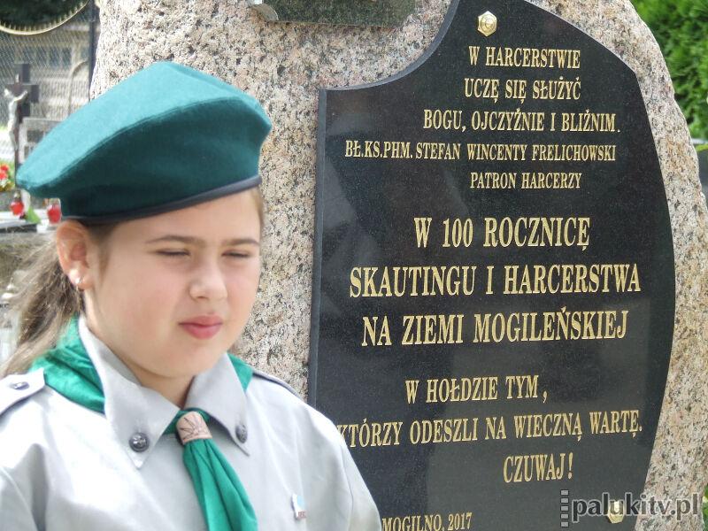 Odsłonięcie obelisku, aleja Harcerska