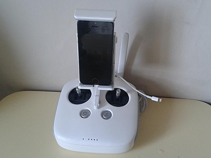 Ktoś zgubił iPhone’a i sterownik lotu drona