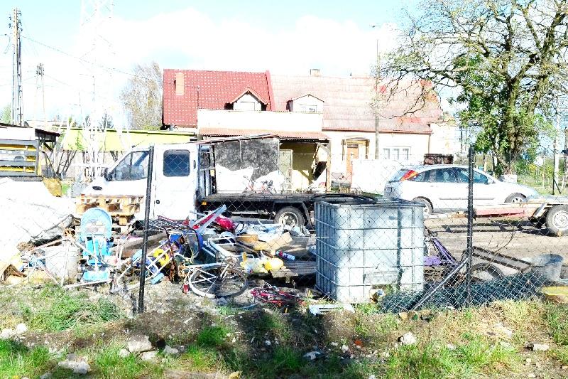 Złomowisko przy torach powróciło