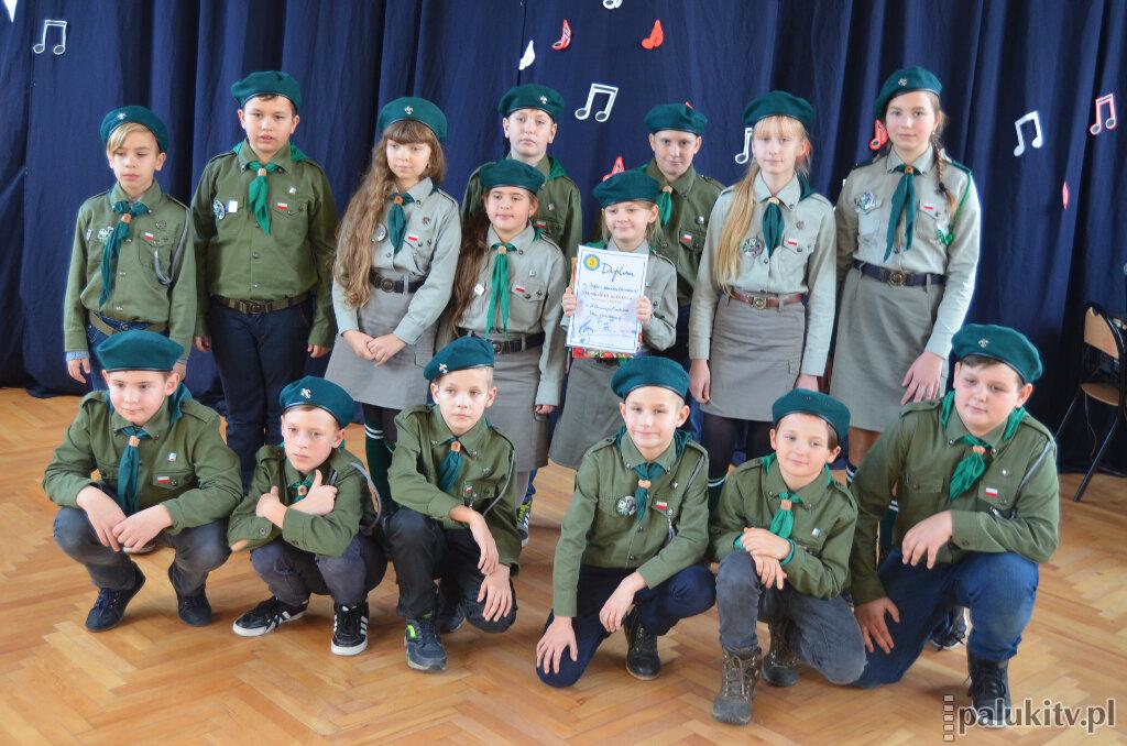 Śpiewali na patriotyczną nutę