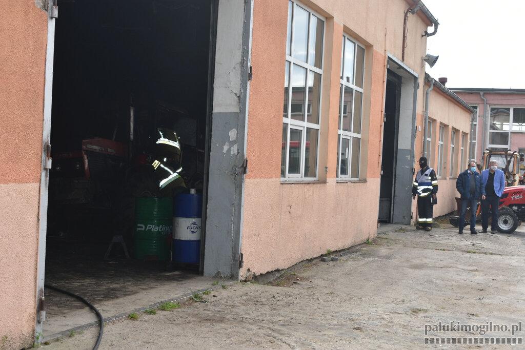 Bielice: pożar w warsztatach