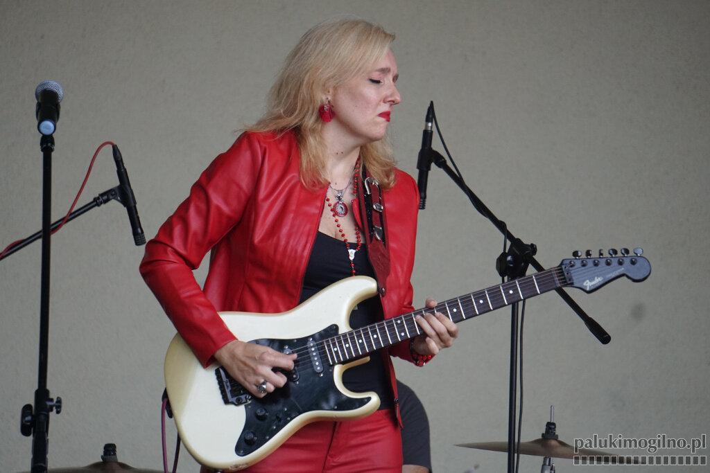 Zagrała argentyńska gitarzystka Vanesa Harbek