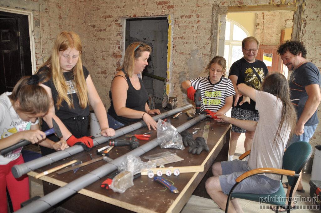 Recyklingowe rzeźby muzyczne i warsztaty plastyczne