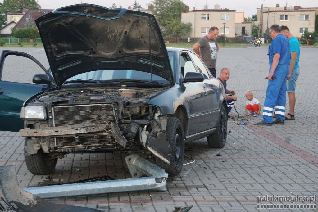 Zmiażdżył latarnię na parkingu za halą