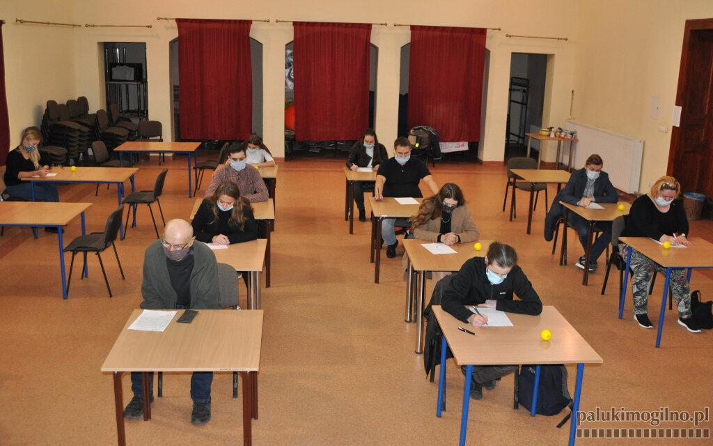 Dyktando w dwóch turach