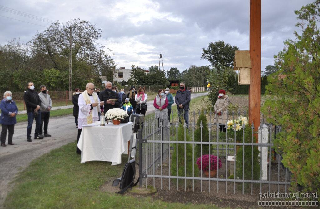 Poświęcenie nowego krzyża
