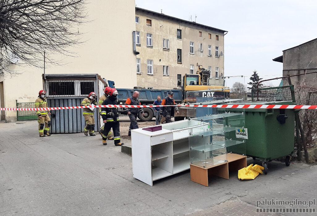 Rynek w Mogilnie: wyciek gazu na działce obok poczty