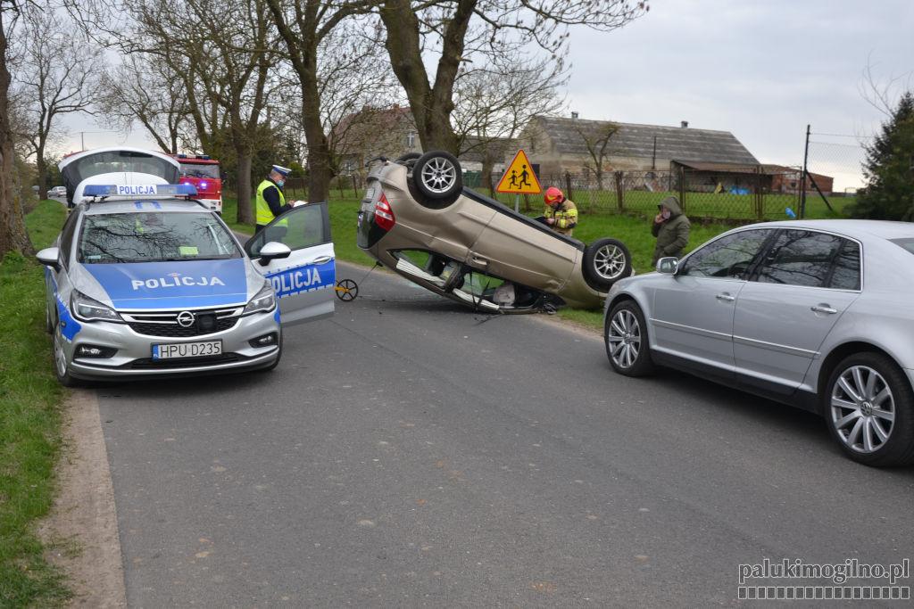 Dachowała mercedesem