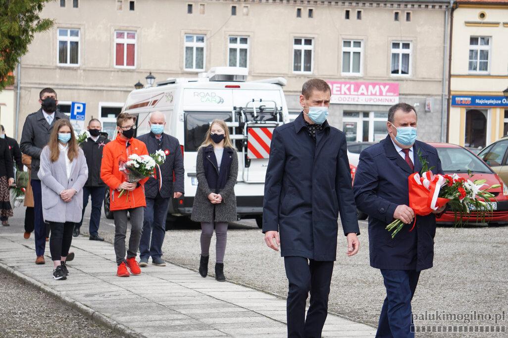 Mogilno: na rynku uczcili 3 Maja