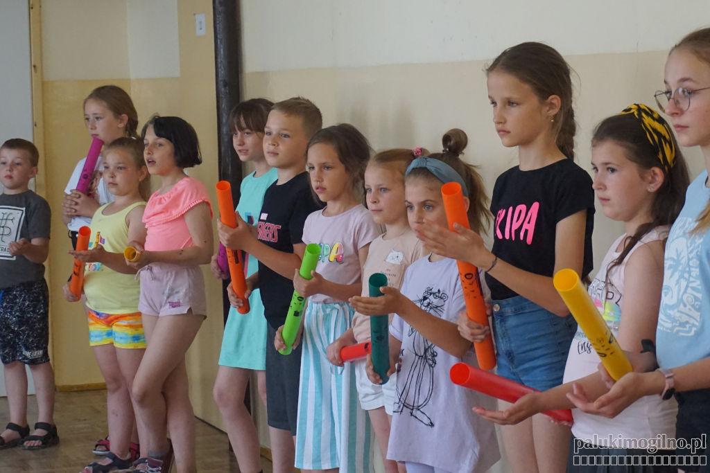 Tańczyli i grali na bum bum rurkach