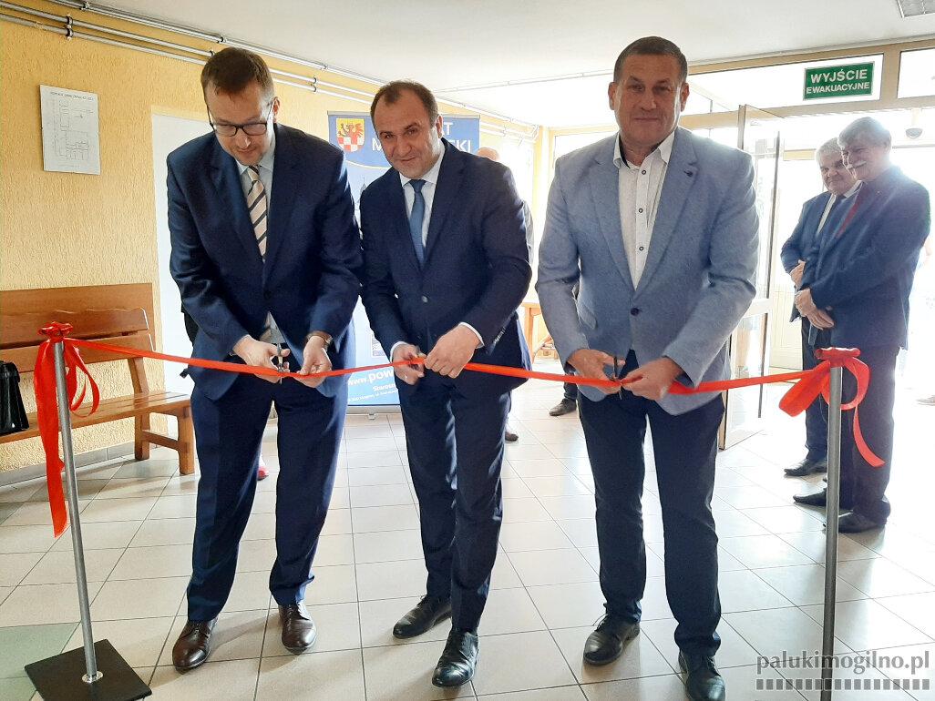 Przecięli wstęgę, zawiesili szyld KRUS