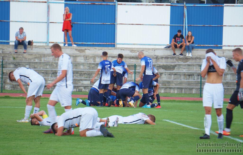 Czerwona kartka i gol w ostatniej akcji meczu