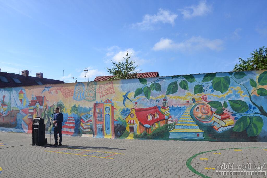 Mural na boisku