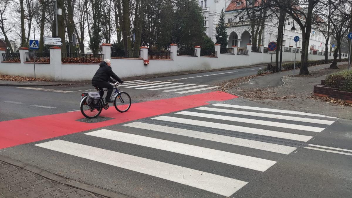 Nowe oznakowanie ścieżek rowerowych na ulicach Mogilna