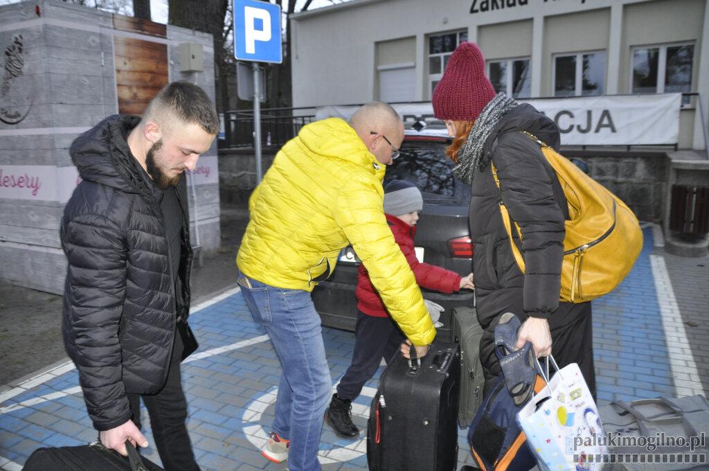 Pierwsi uchodźcy z Ukrainy dotarli do powiatu mogileńskiego (wideo)