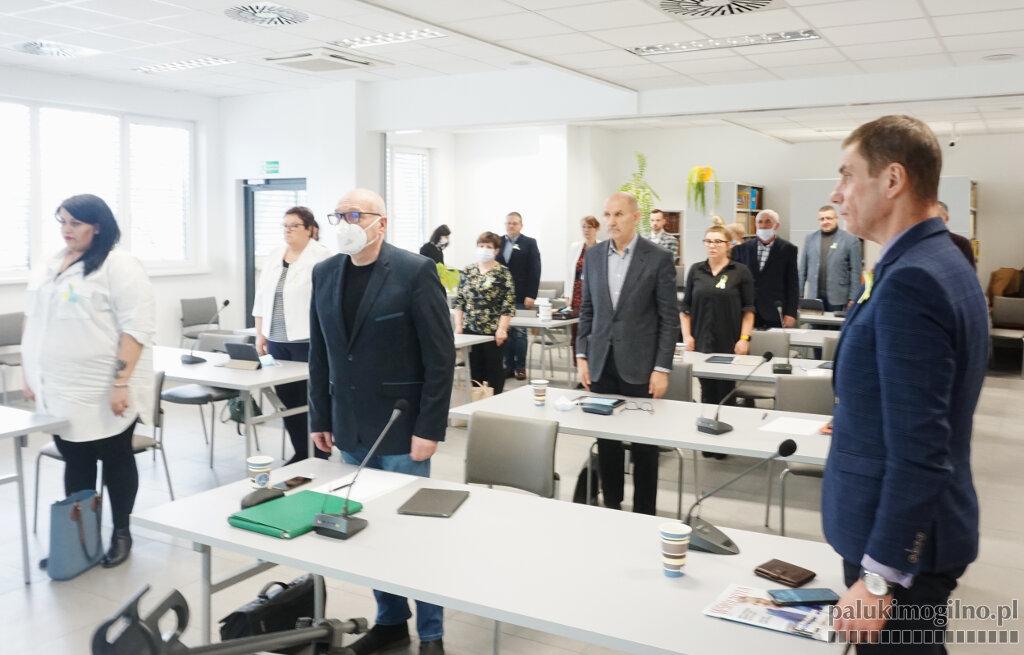 Mogileńscy radni apelują. Niech pomoc dla uchodźców, nie będzie okazją do wyczyszczenia sobie szaf