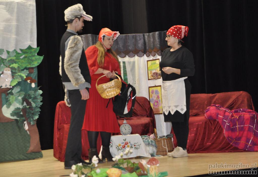 Teatrzyk - Jak Czerwony Kapturek zresocjalizowała wilka