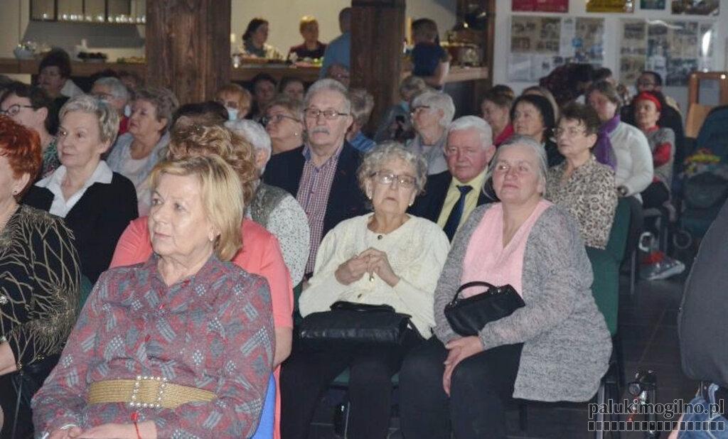 Mogilno: seniorki obchodziły Dzień Kobiet w Magazynie Zbożowym GS (wideo i zdjęcia)