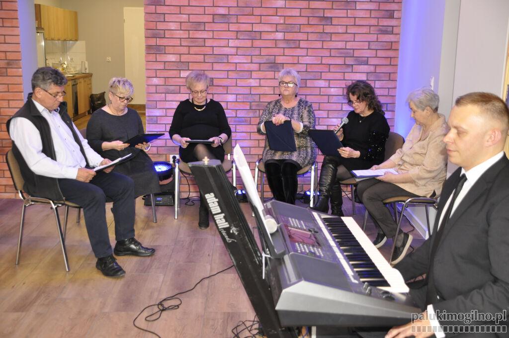 W Klubie Senior + w Strzelnie pamiętali o papieżu (wideo)