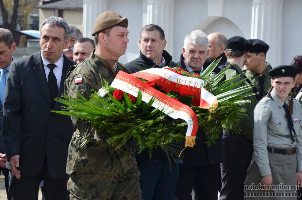 82. rocznica zbrodni w Katyniu. W Mogilnie przy pomniku Ofiar Katynia złożono kwiaty (zdjęcia)