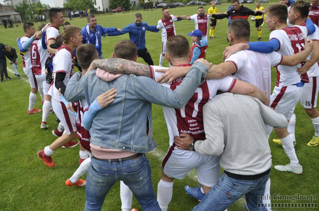 Tarant górą w derbach z Kujawskim Pograniczem. Wójcinianie coraz bliżej A-klasy (wideo + zdjęcia)