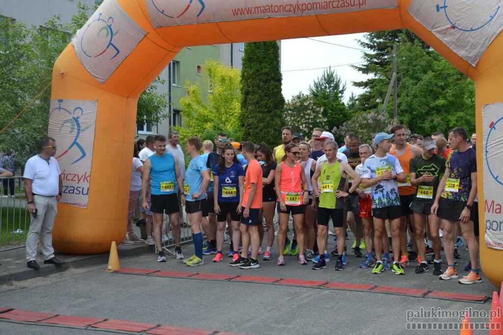 Zimowy Bieg Dębowy w letnich warunkach. Na 15 km wygrał Ukrainiec Ihor Zhelem (zdjęcia)