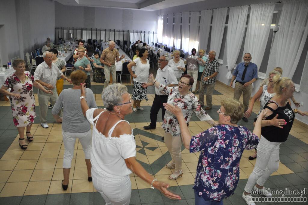 W Jeziorach Wielkich śpiewali i tańczyli seniorzy (zdjęcia+ wideo)