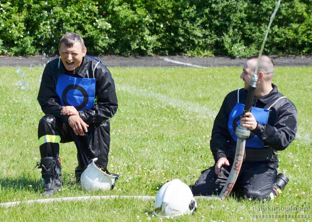 Zawody sportowo-pożarnicze w Bielicach. Mężczyźni - wygrała OSP Goryszewo, młodzież - OSP Niestronno, kobiety - OSP Padniewo (zdjęcia)