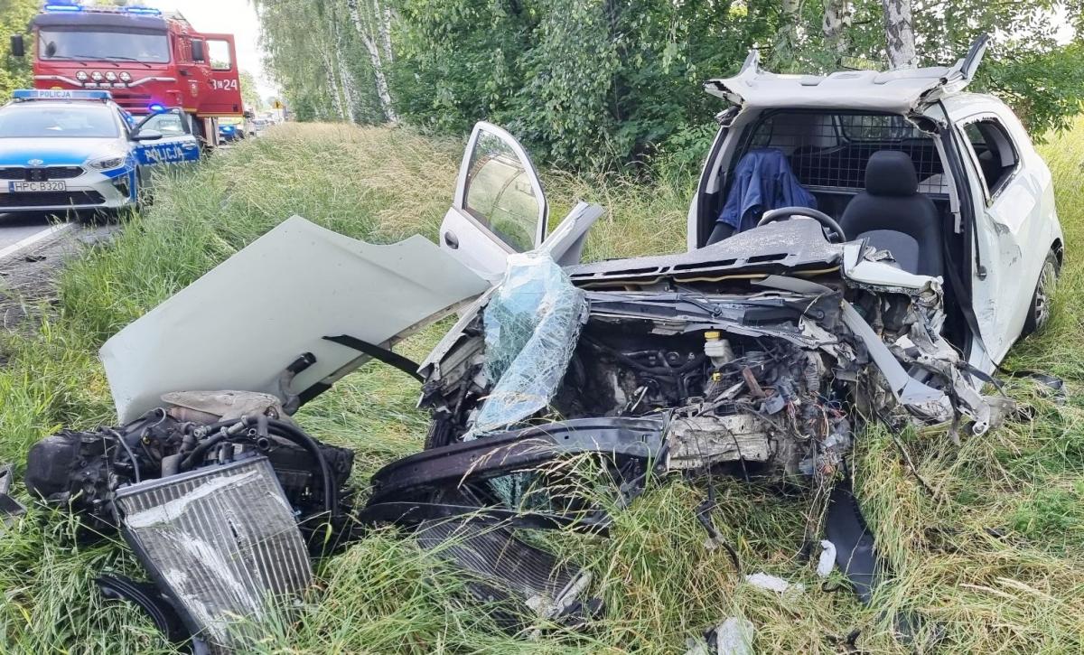 Śmiertelny wypadek w Kopcach. Zderzyły się skoda z fiatem